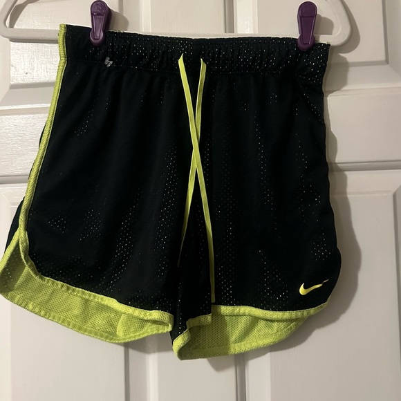 NIKE Ladies Dri-fit Running Shorts - Black - Size XS - Picture 1 of 4